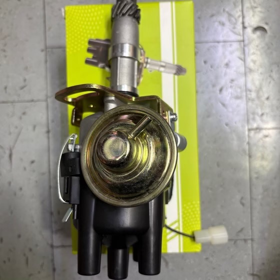 دلکو وانت مزدا ۱۶۰۰